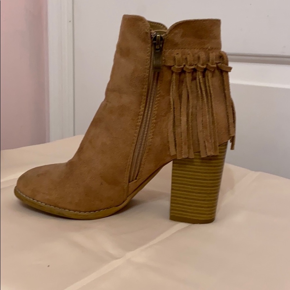 Boots - Picture 2 of 3